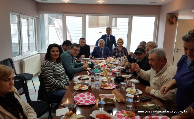 İyi Parti Eyüp Sultan'da Yerel basına Sürpriz Yaptı