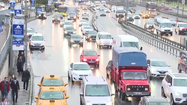 İstanbul trafiğinin yağmurla imtihanı